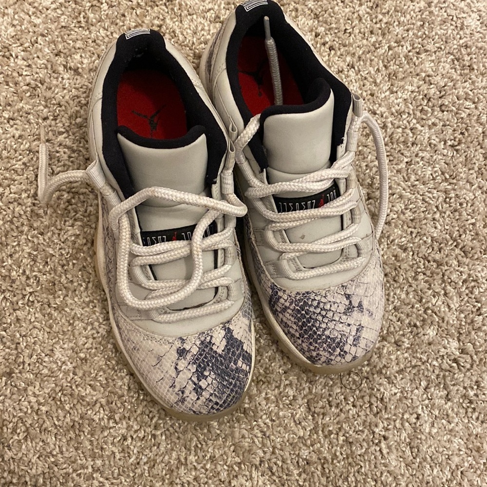 Air Jordan 11 RETRO LOW 'LIGHT BONE SNAKESKIN
